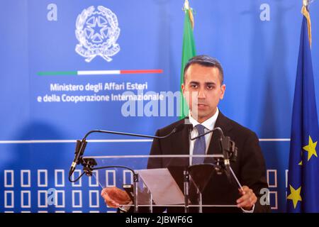 Rom, Italien. 8.. Juni 2022. Der italienische Außenminister Luigi Di Maio trifft die Presse am Ende des Mittelmeer-Ministerdialogs zur Ernährungssicherheitskrise im italienischen Außenministerium.Quelle: Riccardo De Luca - Update Images/Alamy Live News Stockfoto