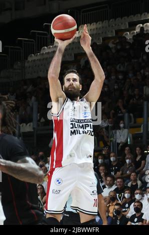 Bologna, Italien, 08/06/2022, Luigi Datome (Armani Exchange Milano) während des Spiels 1 der Finale der Meisterschaft Playoffs italienischen Basketball-Serie A1 Segafredo Virtus Bologna vs. Armani Exchange Olimpia Milano in der Segafredo Arena - Bologna, 8. Juni 2022 - Foto: Michele Nucci Stockfoto