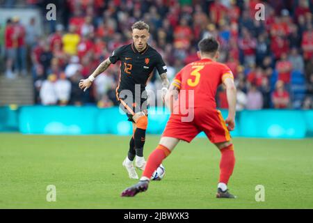 Cardiff, Wales, Großbritannien. 8.. Juni 2022. Noa lang aus den Niederlanden während des Spiels der UEFA Nations League zwischen Wales und den Niederlanden im Cardiff City Stadium. Kredit: Mark Hawkins/Alamy Live Nachrichten Stockfoto