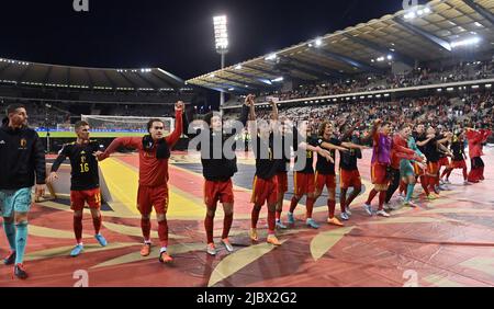 Die belgischen Spieler feiern am Mittwoch, den 08. Juni 2022, nach dem Gewinn eines Fußballspiels zwischen der belgischen Nationalmannschaft der Roten Teufel und Polen, das zweite Spiel (von sechs) in der Nations League A-Gruppenphase. BELGA FOTO DIRK WAEM Stockfoto