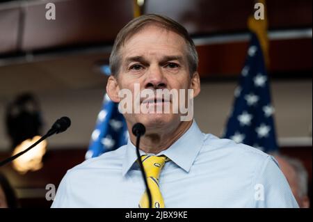 Washington, Usa. 08.. Juni 2022. Der US-Repräsentant Jim Jordan (R-OH) spricht auf einer Pressekonferenz des republikanischen Kaukus des Repräsentantenhauses. Kredit: SOPA Images Limited/Alamy Live Nachrichten Stockfoto
