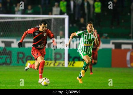 Caxias Do Sul, Brasilien. 08.. Juni 2022. RS - Caxias do Sul - 06/08/2022 - BRASILIANISCH BIS 2022, JUGEND X ATHLETISCH. Pablo, Athletico-Spieler, im Spiel gegen Juventude im Alfredo Jaconi-Stadion für die Brasilianische Meisterschaft 2022. Foto: Luiz Erbes/AGIF/Sipa USA Quelle: SIPA USA/Alamy Live News Stockfoto