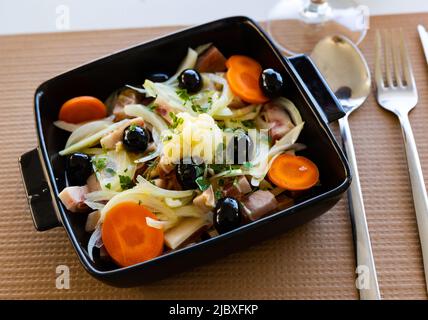 Schweineohrsalat, Gericht der portugiesischen Küche Stockfoto