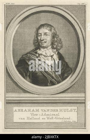 Büste von Abraham van der Hulst in einem Oval. Das Porträt ruht auf einem Sockel, der seinen Namen und Details in drei Zeilen auf Niederländisch trägt. Oben links: XIII Teil und oben rechts: Pag. 206., Porträt von Abraham van der Hulst Abraham van der Hulst , Druckerei: Jacob Houbraken, Amsterdam, 1749 - 1759 und/oder 1790 - 1796, Papier, Gravur, H 175 mm × B 116 mm Stockfoto