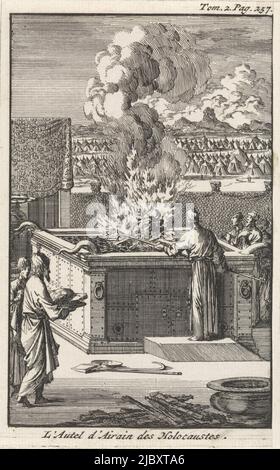 Priester opfert Stier auf Brandopferaltar L'autel d'Airain des Holocaustes , Druckerei: Jan Luyken, Verlag: Pieter Mortier (I), Amsterdam, 1705, Papier, Radierung, H 137 mm × B 86 mm Stockfoto