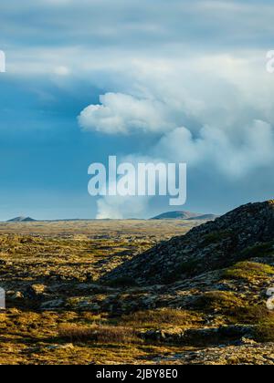 Dampfwolke aus dem Vulkanausbruch Fagradalsfjall, Island Stockfoto