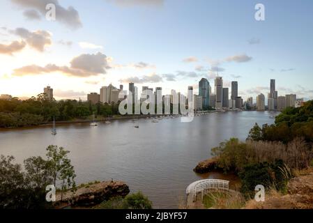 Blick vom Kangaroo Point über den Brisbane River nach Brisbane City Stockfoto