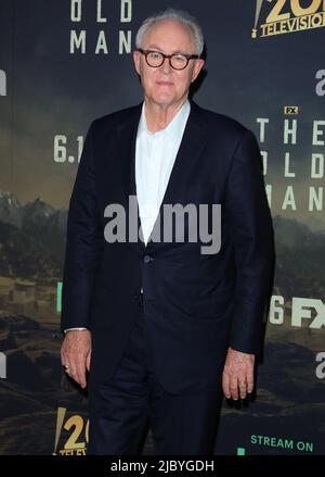 Los Angeles, USA. 08.. Juni 2022. John Lithgow kommt zur Premiere der Old man Saison 1 am Mittwoch, den 8. Juni 2022 im Academy Museum of Motion Picturs in Los Angeles, CA an. (Foto: Juan Pablo Rico/Sipa USA) Quelle: SIPA USA/Alamy Live News Stockfoto