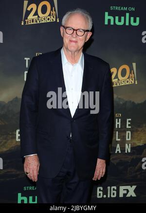 Los Angeles, USA. 08.. Juni 2022. John Lithgow kommt zur Premiere der Old man Saison 1 am Mittwoch, den 8. Juni 2022 im Academy Museum of Motion Picturs in Los Angeles, CA an. (Foto: Juan Pablo Rico/Sipa USA) Quelle: SIPA USA/Alamy Live News Stockfoto