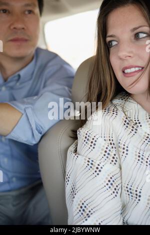 Multi-ethnischen Kollegen im Auto Stockfoto