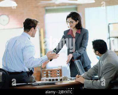 Multi-ethnischen Geschäftsleute Tagung Stockfoto