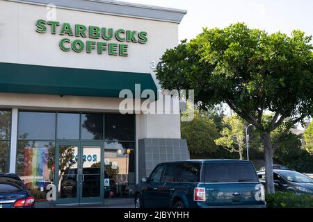 San Diego, Kalifornien, USA. 8.. Juni 2022. Starbucks Coffee Location in San Diego, Kalifornien 8. Juni 2022. (Bild: © Dominick Sokotoff/ZUMA Press Wire) Stockfoto