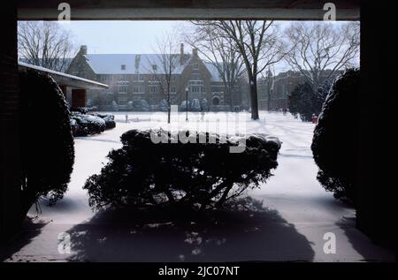 Verschneiten Campus einer Universität, University of Notre Dame, Notre Dame, South Bend, St. Joseph County, Indiana, USA Stockfoto