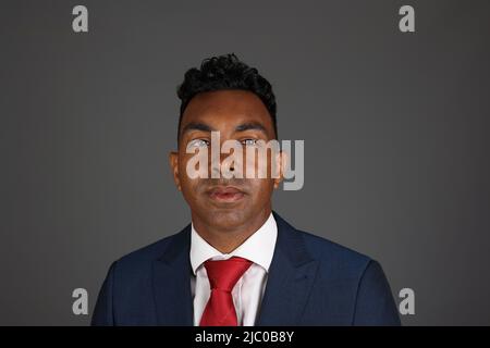 Crawley, UK 8. June, 2022 : Crawley Town Football Club neuer Manager Kevin Betsy im Broadfield Stadium in Crawley. Quelle: James Boardman/Alamy Live News Stockfoto