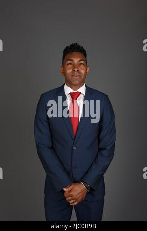 Crawley, UK 8. June, 2022 : Crawley Town Football Club neuer Manager Kevin Betsy im Broadfield Stadium in Crawley. Quelle: James Boardman/Alamy Live News Stockfoto