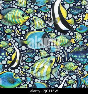 Tropischer Fisch. Hell, bunt, anders. Mit Blasen auf dunklem Hintergrund. Aquarell, Nahtloses Muster. Für Dekoration und Stoffdesign Stockfoto