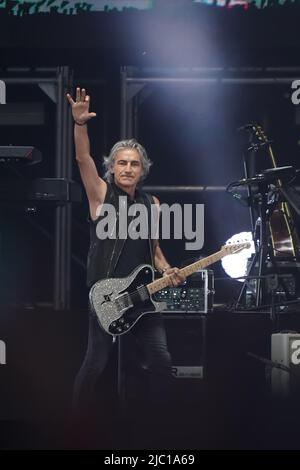 Reggio Emilia, Italien. 4.. Juni 2022. Luciano Ligabue bei seinen Auftritt in der Campovolo RCF Arena Stockfoto