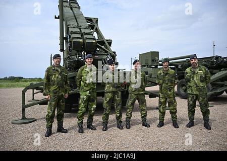 Prinz Carl Philip besucht am 09. Juni 2022 das Luftverteidigungsregiment LV6 in Halmstad, Schweden, und zeigte das Air Defense System 103 (LvS103) Patriot.Foto: Jo Stockfoto