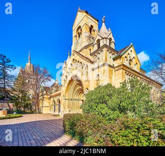 Die kleine Jak-Kapelle ist die Perle im Schloss Vajdahunyad, Budapest, Ungarn Stockfoto