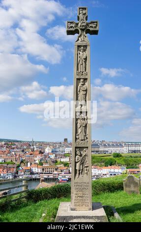 Denkmal für Caedmon, St. Mary's Churchyard, Whitby. Yorkshire Whitby North Yorkshire England Großbritannien GB Europa Stockfoto