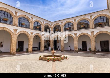 Der Eingang des Consolación Convento del Carmen, das ehemalige Kloster der Karmeliten, stammt aus dem ersten Viertel des 16.. Jahrhunderts Stockfoto