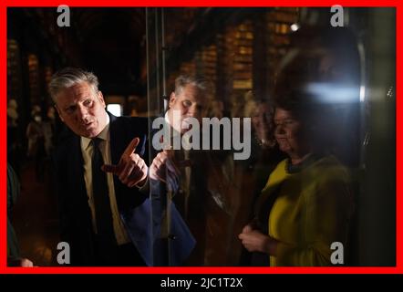 Sir Keir Starmer, Vorsitzender der PABest Labour-Partei, im Long Room des Trinity College in Dublin während seines Besuchs in Dublin. Bilddatum: Donnerstag, 9. Juni 2022. Stockfoto