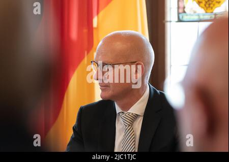 Rottweil, Deutschland. 09.. Juni 2022. Ralf Broß (keine Parteizugehörigkeit), Oberbürgermeister von Rottweil, trifft sich im Alten Rathaus mit Kommunalpolitikern. Kredit: Silas Stein/dpa/Alamy Live Nachrichten Stockfoto