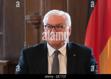 Rottweil, Deutschland. 09.. Juni 2022. Am dritten Tag seines Besuchs in Rottweil trifft Bundespräsident Frank-Walter Steinmeier im Alten Rathaus mit lokalen Politikern zusammen. Kredit: Silas Stein/dpa/Alamy Live Nachrichten Stockfoto