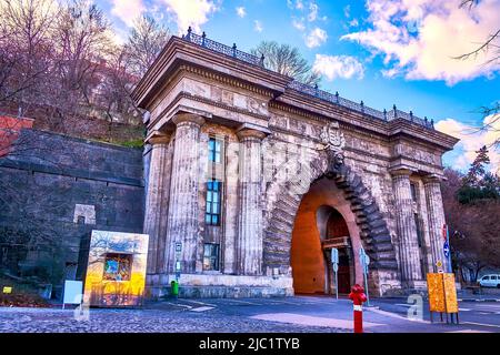 Die Fassade des Budaer Burgtunnels in Budapest, Ungarn Stockfoto