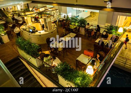 Angelina Restaurant im Shoppes of Marina Bay Sands, Singapur. Stockfoto