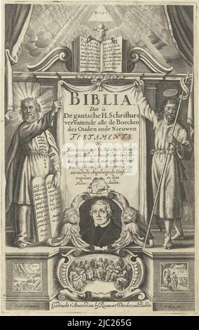 Titelseite einer Bibel in der Luther-Übersetzung. In der Mitte ein Lutherporträt. Zu beiden Seiten des Titels Moses und Johannes der Täufer. Unten drei biblische Szenen: Moses, der die Steintafeln empfängt, das letzte Abendmahl und die Taufe Christi durch Johannes den Täufer. Über dem Titel das Lamm Gottes, das eine Bibel mit seinen Pfoten aufhält, Moses, Christus und Porträt Martin Luther Titelseite für: Biblia, das heißt, die gantsche H. Schrift, Amsterdam: 1648., Druckerei: Frans Brun, (auf Objekt erwähnt), Crispijn van de Passe, (auf Objekt erwähnt), Drucker: Rieuwert Dircksz van Baardt, (erwähnt Stockfoto