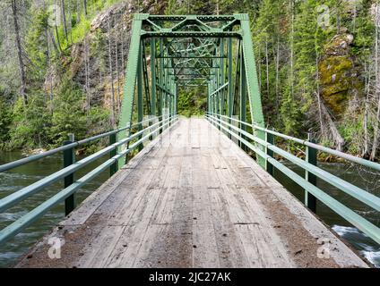 Die Falls Point Road Brücke über den Selway River im Nez Perce-Clearwater National Forest in Idaho. Stockfoto