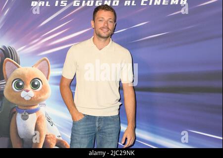 Rom, Italien. 09.. Juni 2022. Ludovico Tersigni nimmt an der Fotowand des Disney Pixar Films Lightyear La Vera storia di Buzz im Space Moderno Teil. Kredit: SOPA Images Limited/Alamy Live Nachrichten Stockfoto