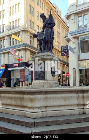 Leopoldsbrunnen, Granitbrunnen mit Bronzestatue des Hl. Leopold, von Johann Fruehwirth, installiert 1680, Wien, Österreich Stockfoto