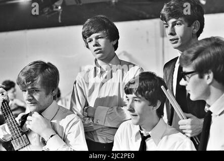 HERMAN'S EREMITEN Popgruppe im November 1964 von links: Karl Green, Peter Noone, Keith Hopwood, ,Barry Whitwam, Derek Leckenby. Foto: Tony Gale Stockfoto