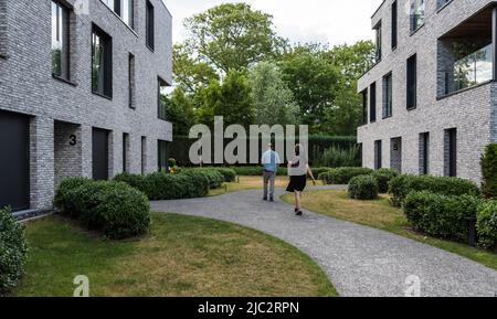 Gent, Flandern, Belgien - 06 13 2020 Moderne Wohnblocks in den Vororten Stockfoto