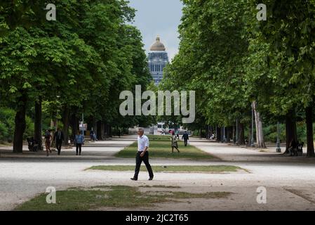 Brussels Old Town - Belgien - 06 25 2019 Blick über den Brunnen im Parc de Bruxelles - Warandepark an einem heißen Sommertag Stockfoto