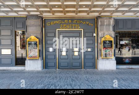 Brussels Old Town, Brussels Capital Region - Belgien - 04 09 2020 Fassade vor dem Eingang des geschlossenen Cercle Zenith Golden Palace Casino in de Brouckere Stockfoto