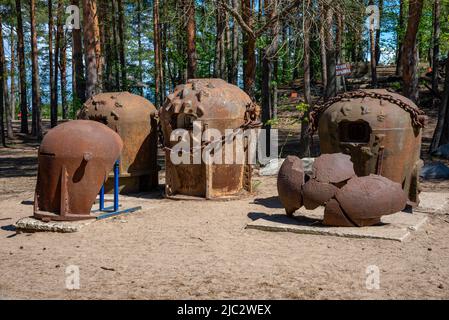 SESTRORETSK, RUSSLAND - 29. MAI 2022: Finnische Panzerpanzer aus der Zeit des Zweiten Weltkriegs. Sestroretsky Grenze Stockfoto