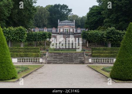 Vilvoorde, Flämisch-Brabant - Belgien - 08 28 2021 Park und Hauptrestaurant Orangerie Stockfoto