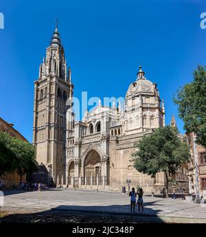 Die Hauptfassade der Toledo Prime Cathedral. Toledo, Castilla La Mancha, Spanien. Stockfoto