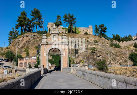 Die Alcantara-Brücke. Toledo, Spanien. Stockfoto