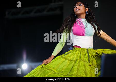 Porto, Portugal. 09.. Juni 2022. Die amerikanische experimentelle Popmusikerin Chrystia 'Tia' Cabral tritt 2022 auf der NOS-Bühne während des NOS Primavera Sound in Porto auf. Kredit: SOPA Images Limited/Alamy Live Nachrichten Stockfoto