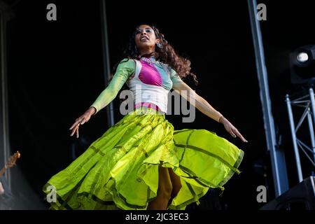 Porto, Portugal. 09.. Juni 2022. Die amerikanische experimentelle Popmusikerin Chrystia 'Tia' Cabral tritt 2022 auf der NOS-Bühne während des NOS Primavera Sound in Porto auf. Kredit: SOPA Images Limited/Alamy Live Nachrichten Stockfoto