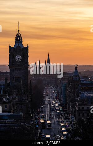 Golden Hour in der Edinburgh Prince Street Stockfoto