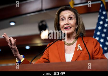 Washington, Usa. 09.. Juni 2022. Die Sprecherin des Hauses, Nancy Pelosi (D-CA), spricht auf ihrer wöchentlichen Pressekonferenz. Kredit: SOPA Images Limited/Alamy Live Nachrichten Stockfoto