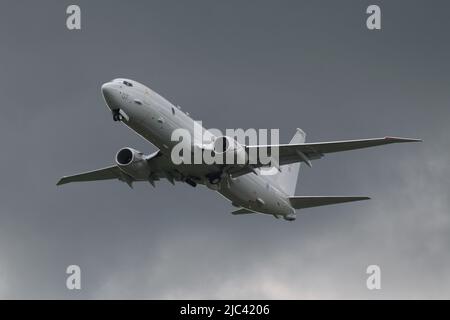 ZP807 'William Barker VC', eine Boeing Poseidon MRA1, die von der Royal Air Force als maritime Patrouille betrieben wird, während Trainingsflügen am Prestwick International Airport in Ayrshire, Schottland. Stockfoto