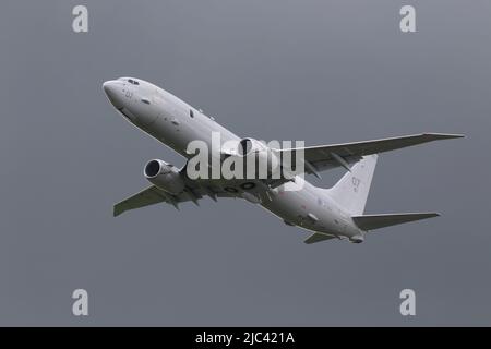 ZP807 'William Barker VC', eine Boeing Poseidon MRA1, die von der Royal Air Force als maritime Patrouille betrieben wird, während Trainingsflügen am Prestwick International Airport in Ayrshire, Schottland. Stockfoto