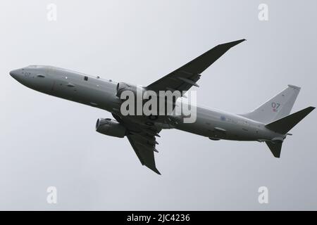 ZP807 'William Barker VC', eine Boeing Poseidon MRA1, die von der Royal Air Force als maritime Patrouille betrieben wird, während Trainingsflügen am Prestwick International Airport in Ayrshire, Schottland. Stockfoto