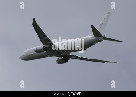 ZP807 'William Barker VC', eine Boeing Poseidon MRA1, die von der Royal Air Force als maritime Patrouille betrieben wird, während Trainingsflügen am Prestwick International Airport in Ayrshire, Schottland. Stockfoto